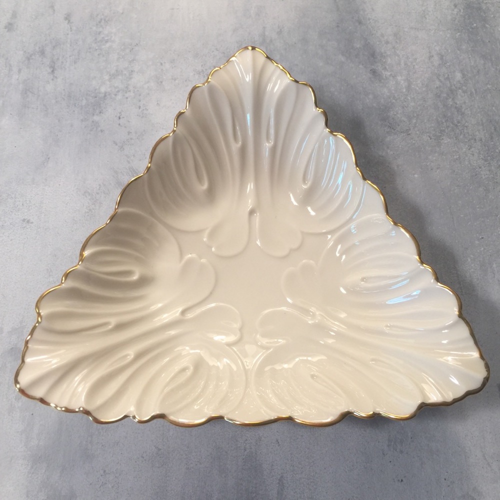 Lenox Vintage Triangle Candy Dish, Bone Chin - Picture 3 of 9